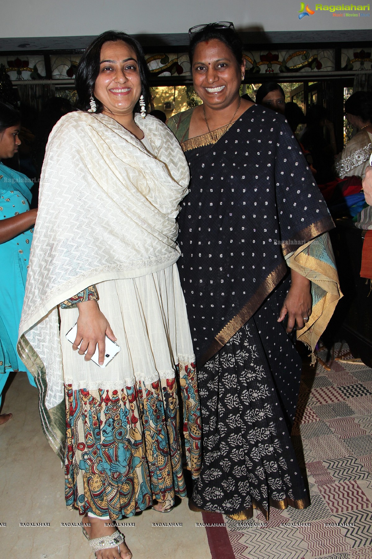 Kirron Kher Unveils Gaurang Shah's Heritage Summer Collection 2014