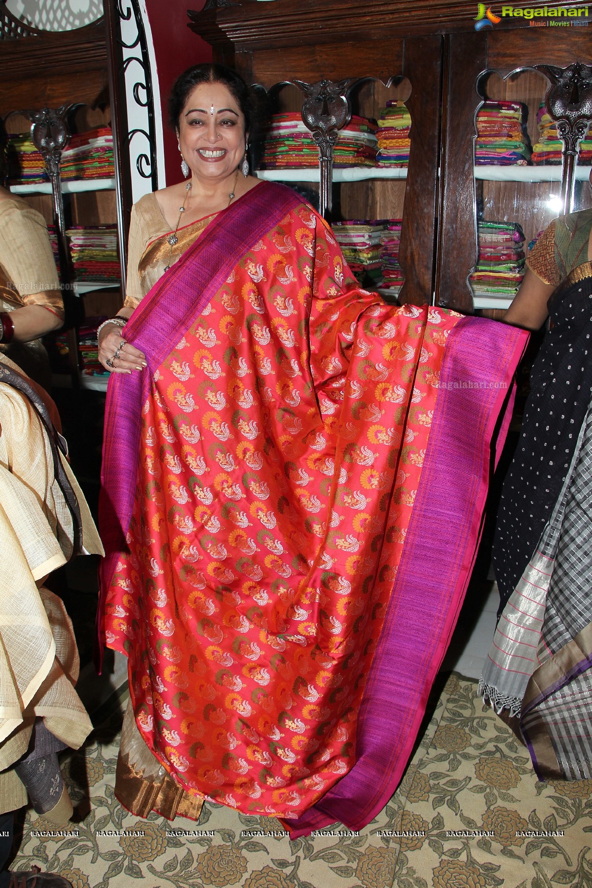 Kirron Kher Unveils Gaurang Shah's Heritage Summer Collection 2014