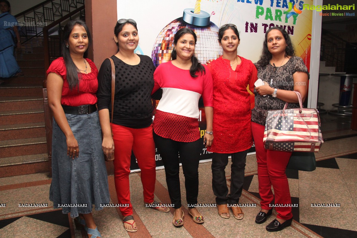 Pre-Valentine Bash by Meenu and Shruti at 10 D, Hyderabad