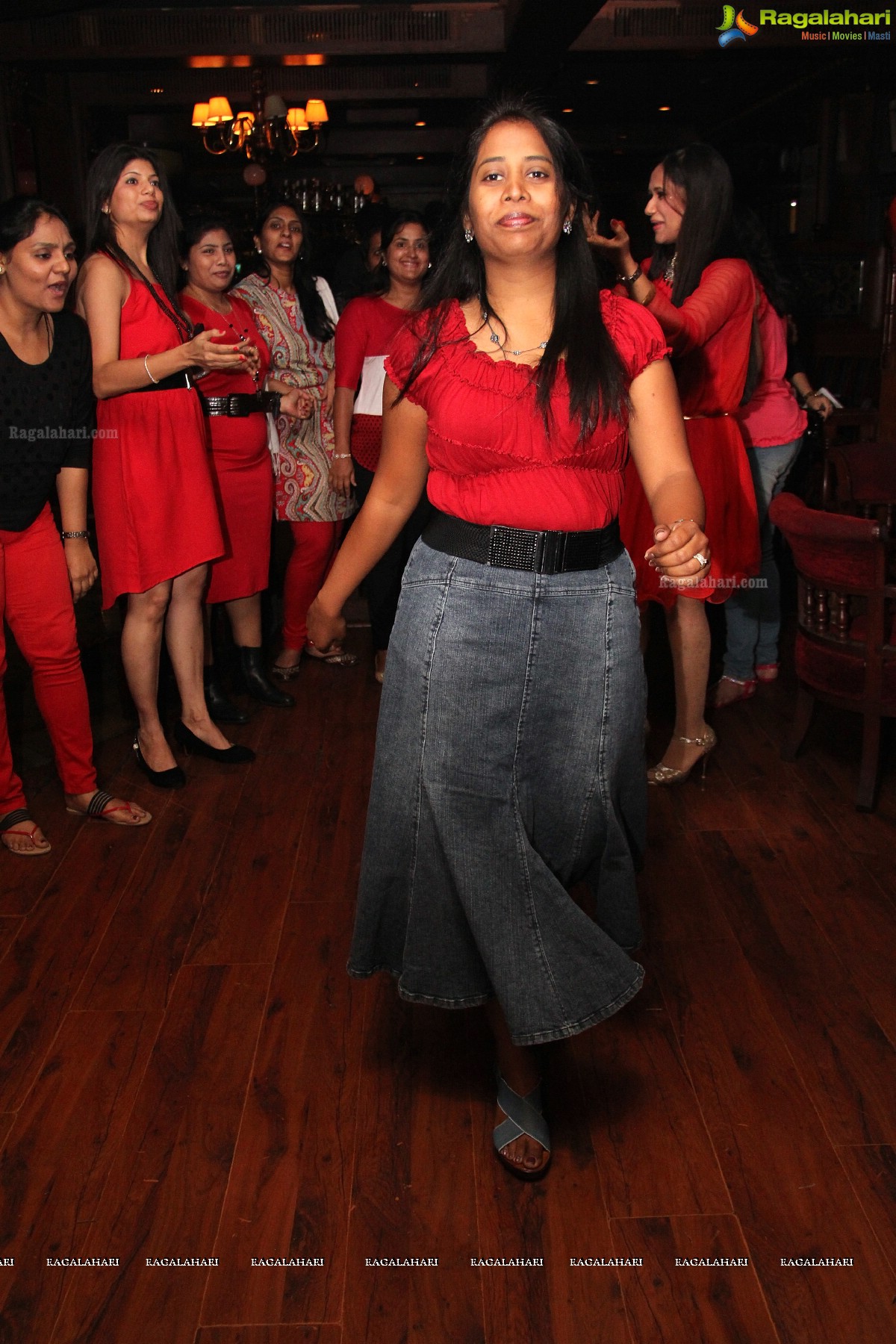 Pre-Valentine Bash by Meenu and Shruti at 10 D, Hyderabad