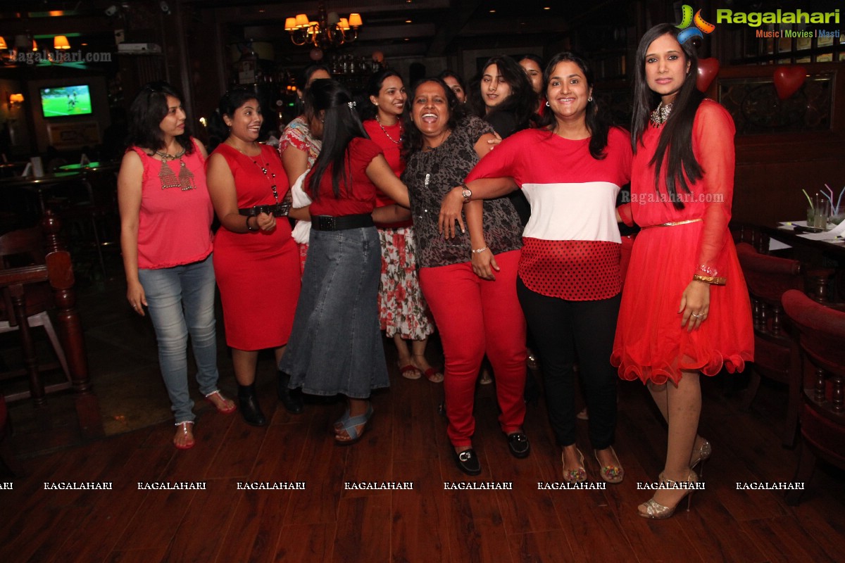 Pre-Valentine Bash by Meenu and Shruti at 10 D, Hyderabad