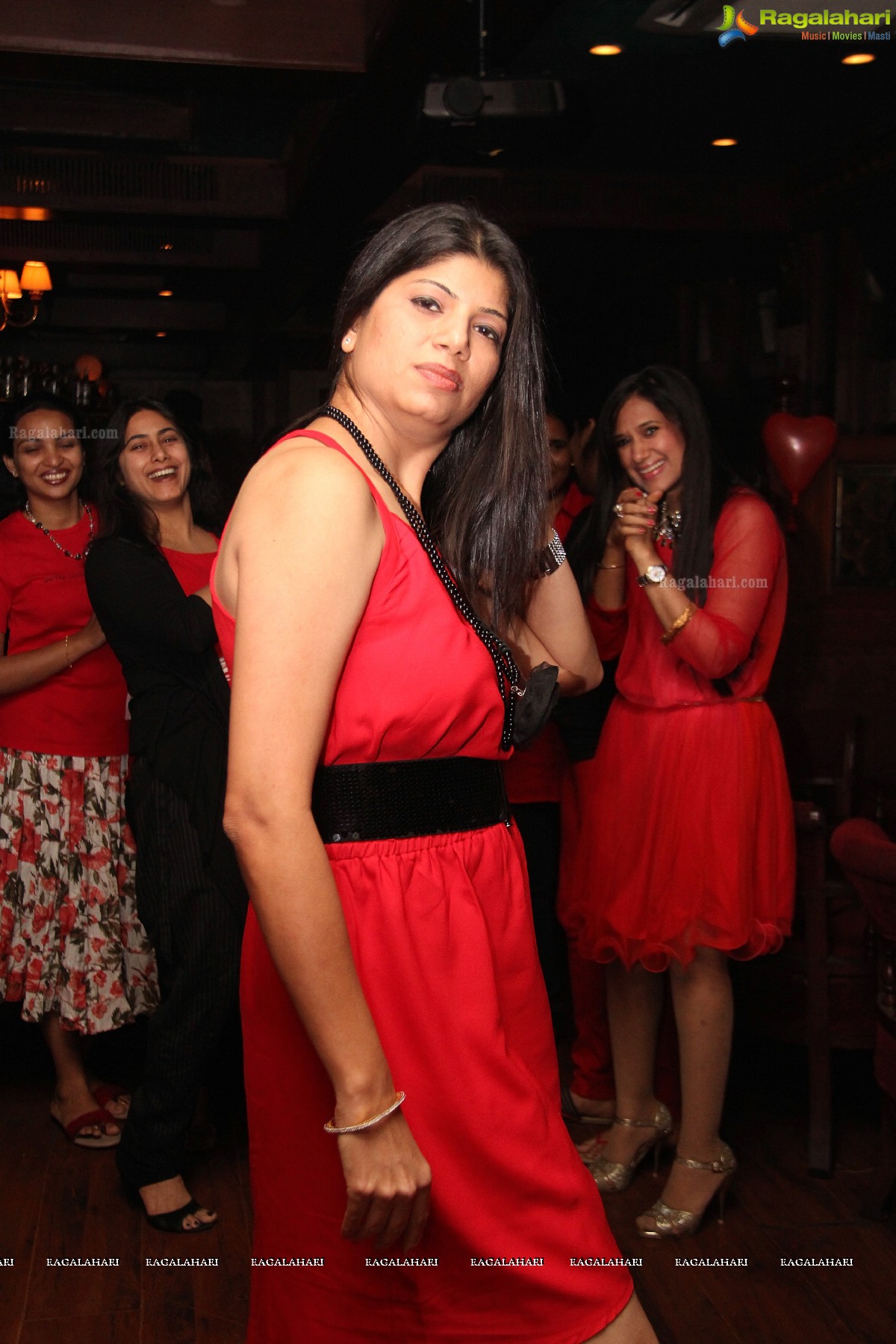 Pre-Valentine Bash by Meenu and Shruti at 10 D, Hyderabad