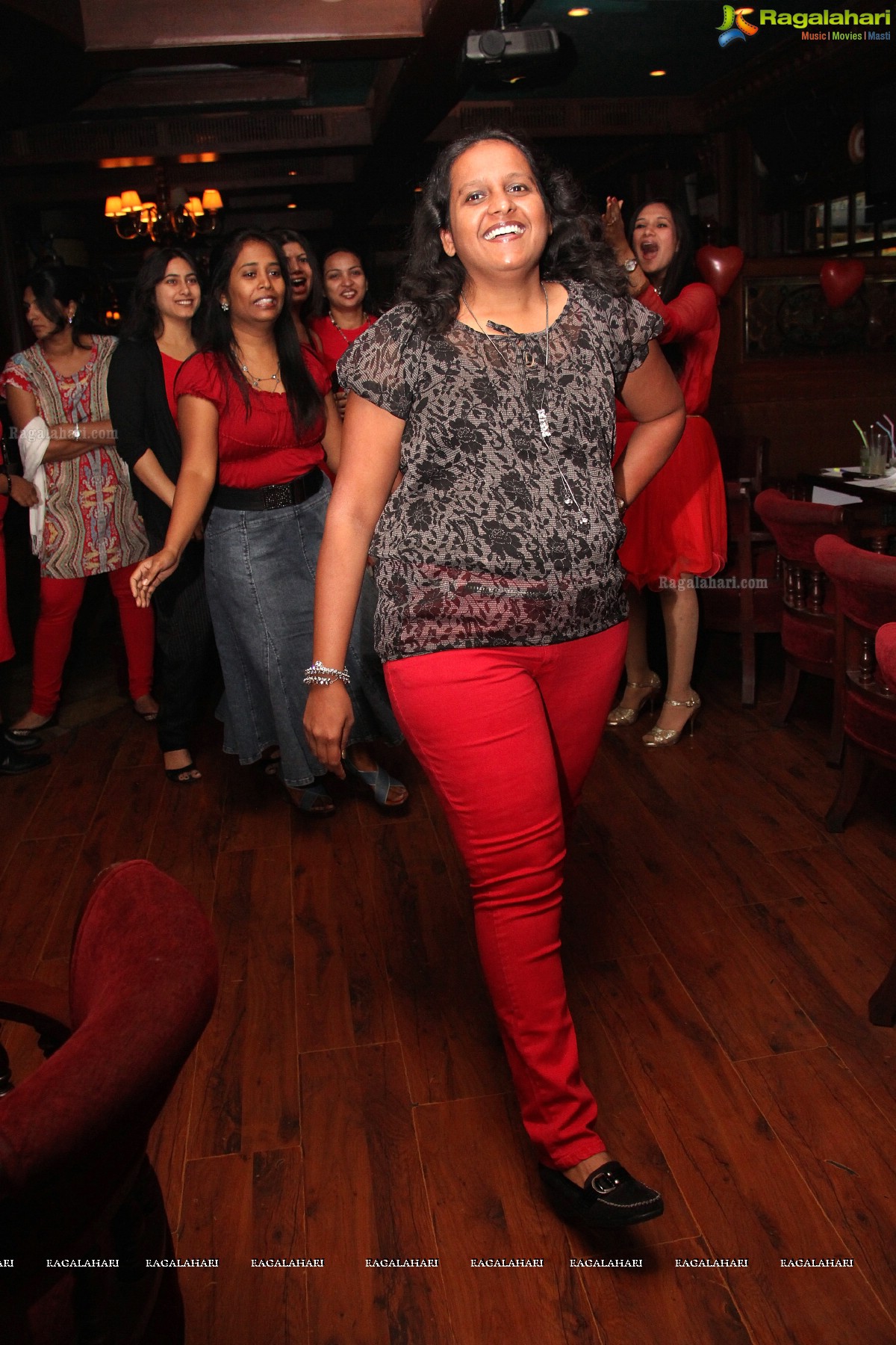 Pre-Valentine Bash by Meenu and Shruti at 10 D, Hyderabad