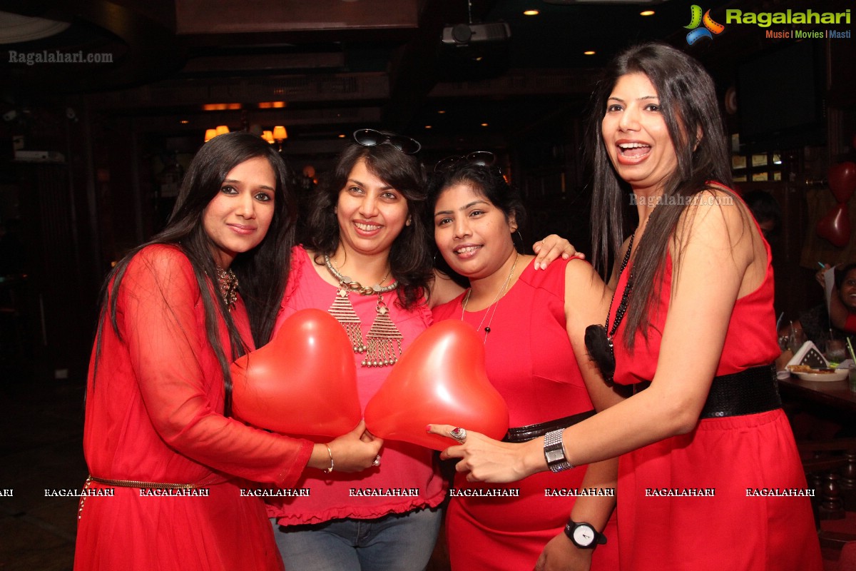 Pre-Valentine Bash by Meenu and Shruti at 10 D, Hyderabad