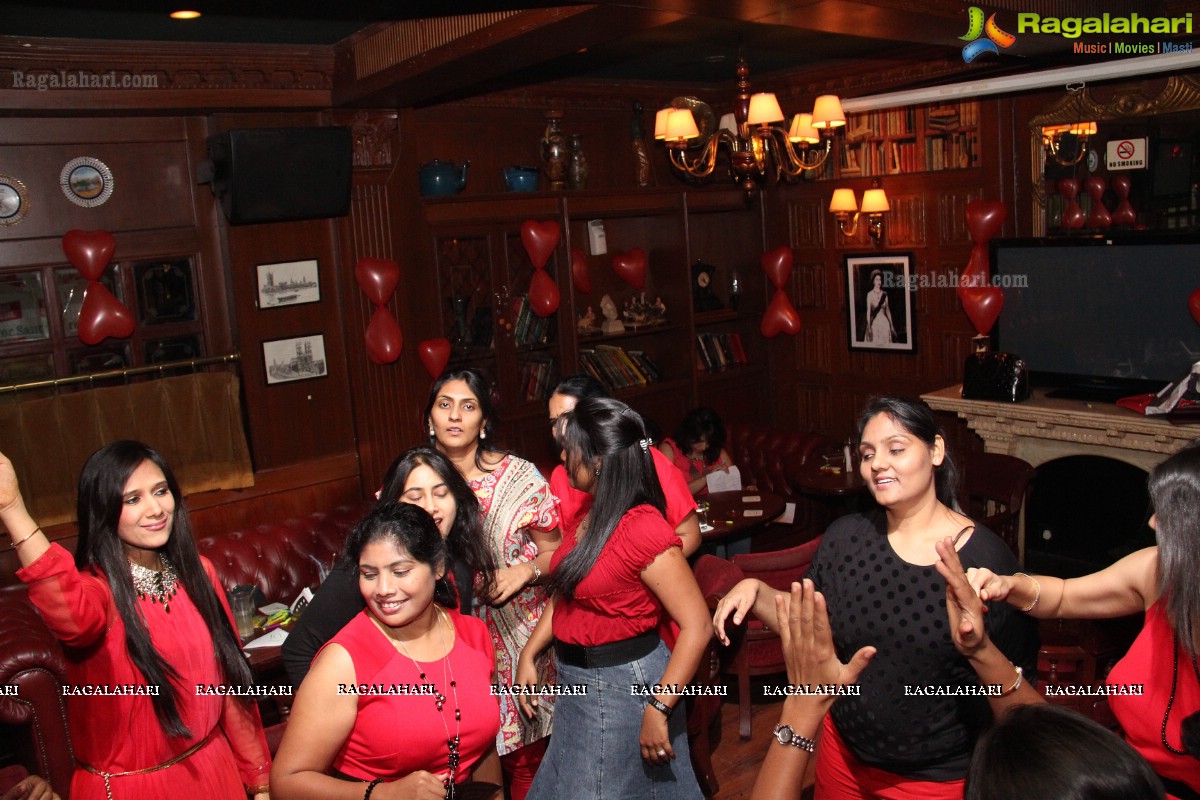 Pre-Valentine Bash by Meenu and Shruti at 10 D, Hyderabad