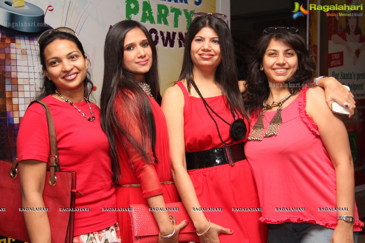 Pre-Valentine Bash by Meenu and Shruti at 10 D, Hyderabad