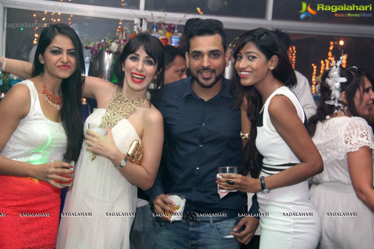 Cocktail Party of Dipesh Banker by Megha Banker & Ruchika Sharma