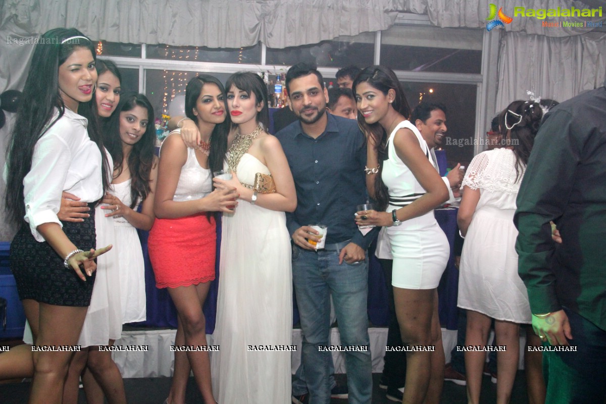 Cocktail Party of Dipesh Banker by Megha Banker & Ruchika Sharma