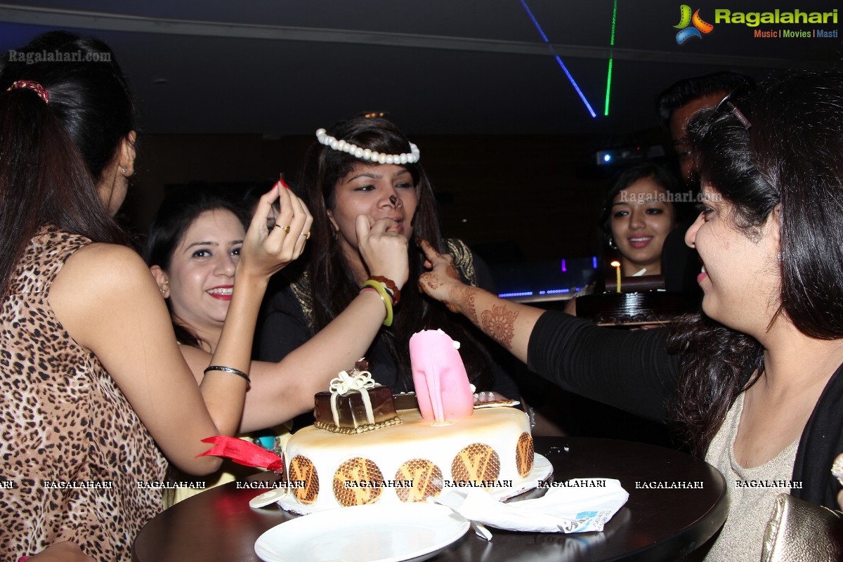 Stuti Kedia Birthday Party 2014 at Movida, Radisson Blu Plaza, Hyderabad