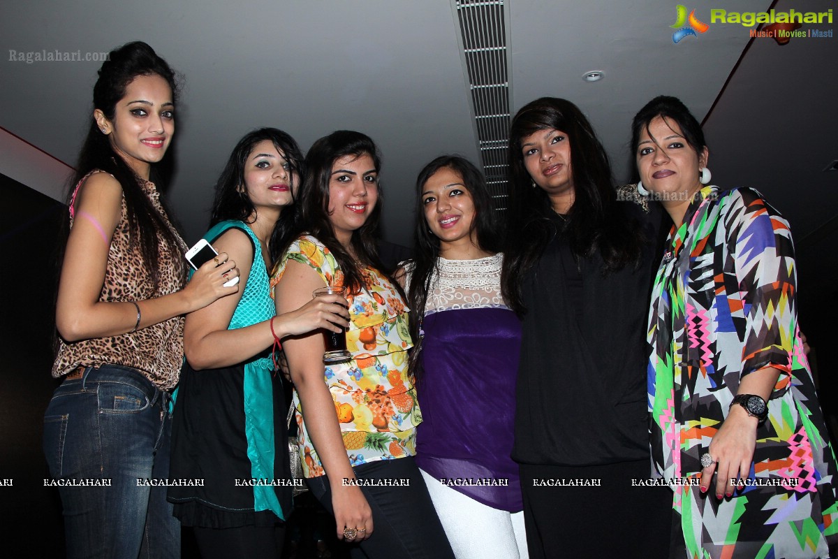 Stuti Kedia Birthday Party 2014 at Movida, Radisson Blu Plaza, Hyderabad