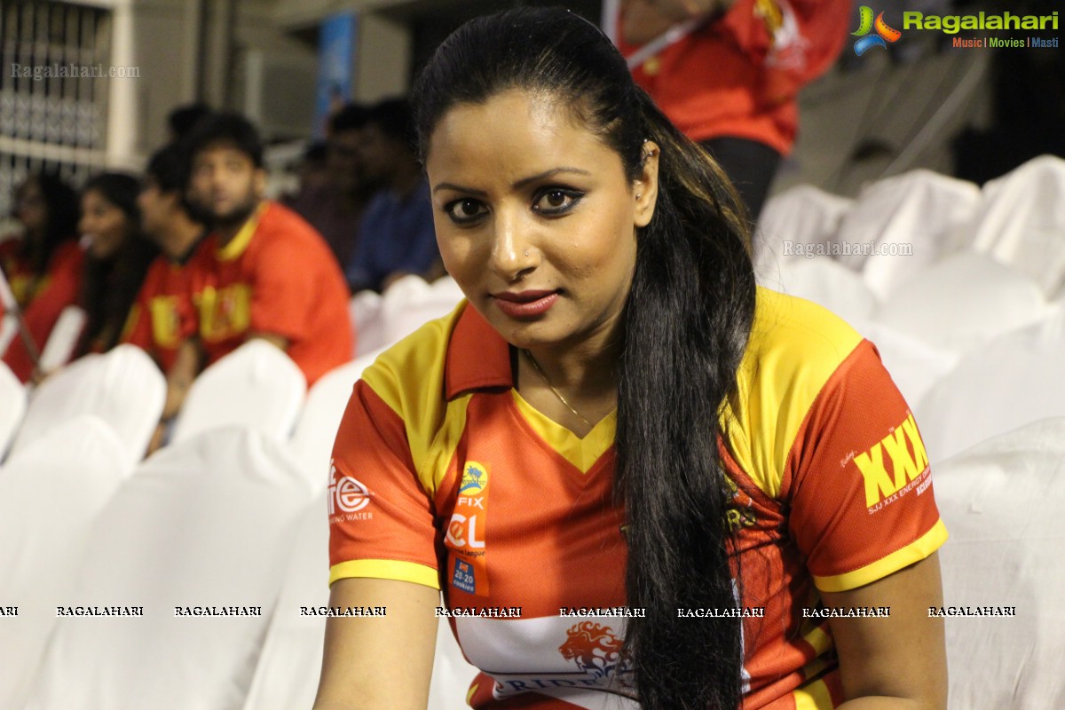 CCL4: Telugu Warriors Vs Karnataka Bulldozers (Set 2)