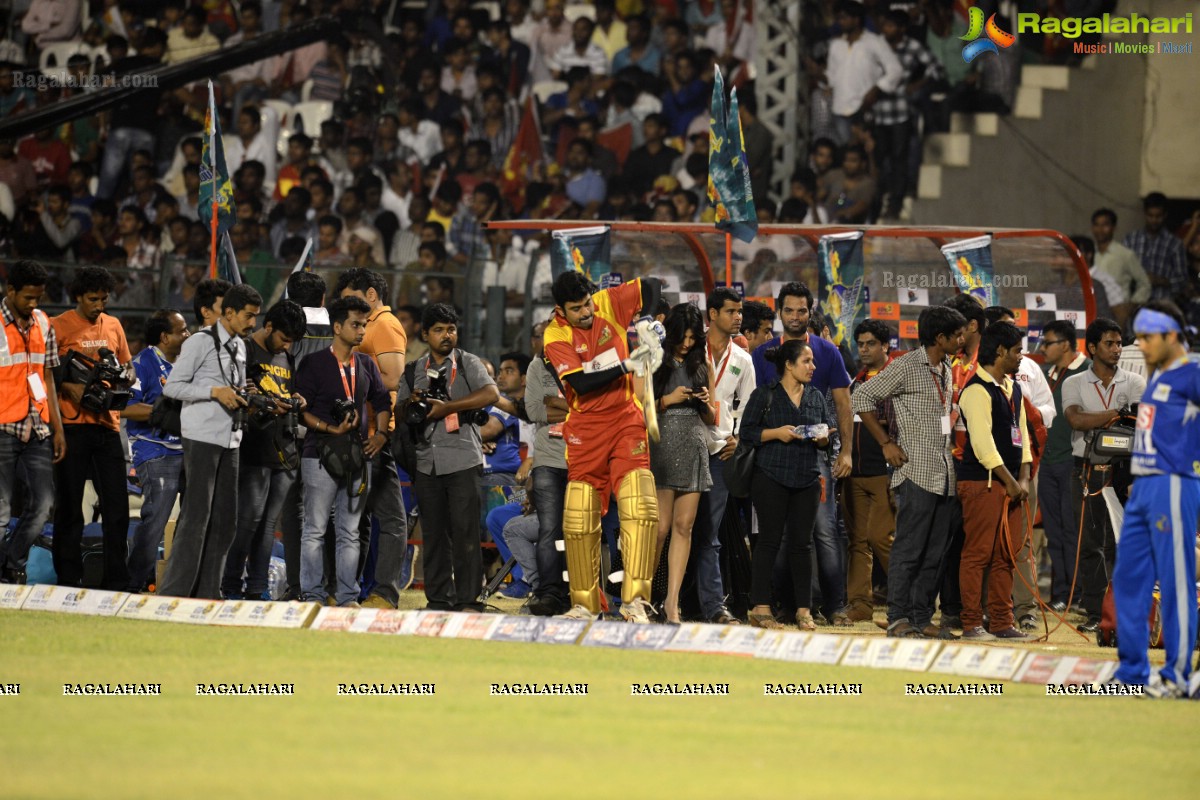 CCL4: Telugu Warriors Vs Karnataka Bulldozers (Set 2)