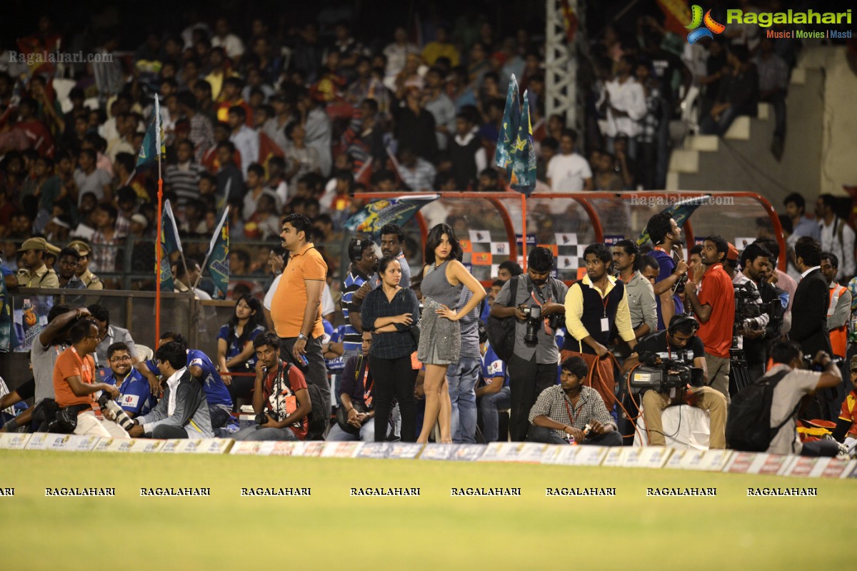 CCL4: Telugu Warriors Vs Karnataka Bulldozers (Set 2)