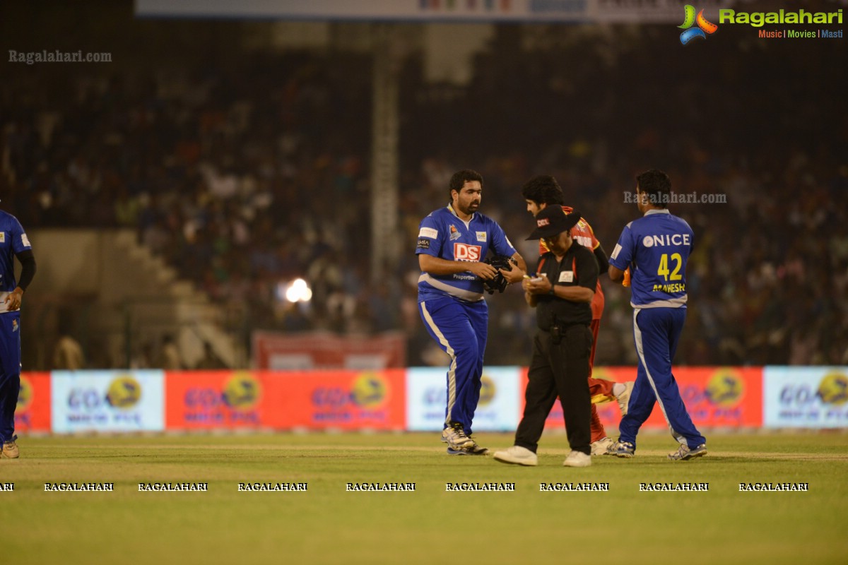 CCL4: Telugu Warriors Vs Karnataka Bulldozers (Set 2)