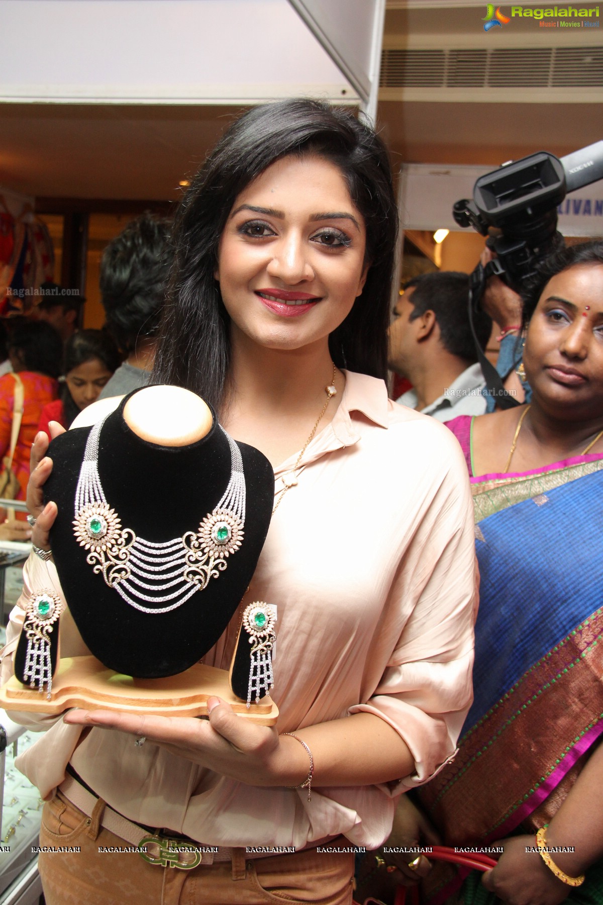 Vimala Raman Launches Trendz Exhibition 