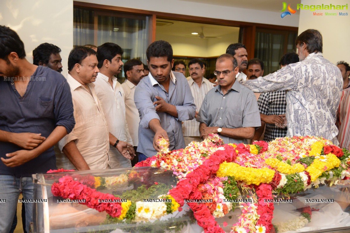 Celebs pay homage to Dr. D. Ramanaidu