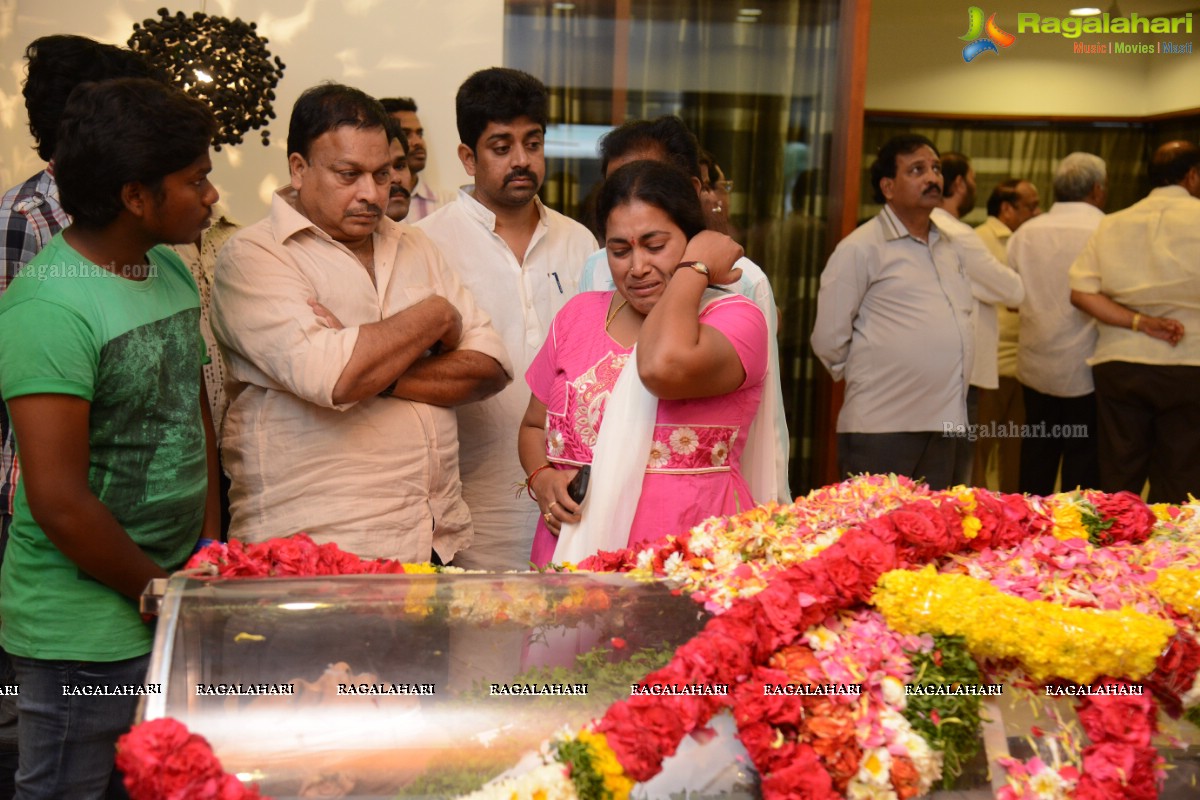 Celebs pay homage to Dr. D. Ramanaidu