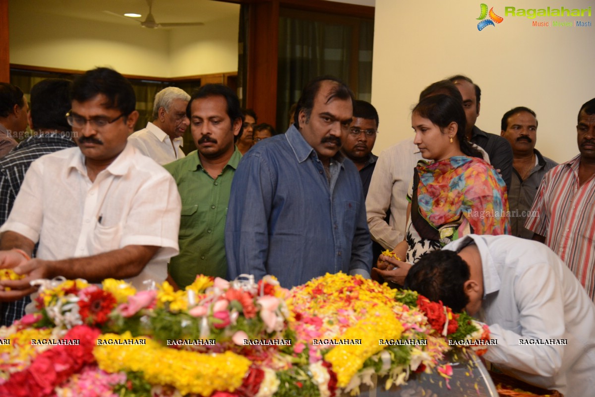 Celebs pay homage to Dr. D. Ramanaidu