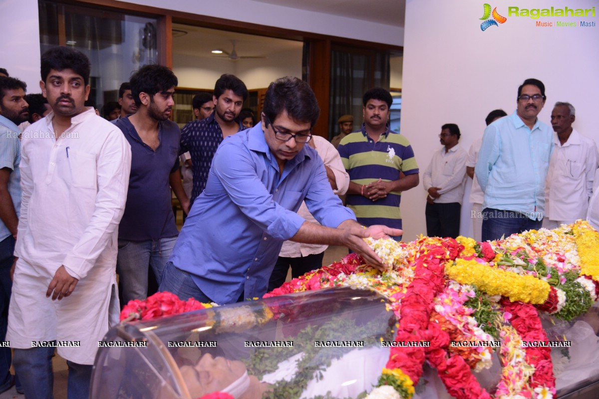 Celebs pay homage to Dr. D. Ramanaidu