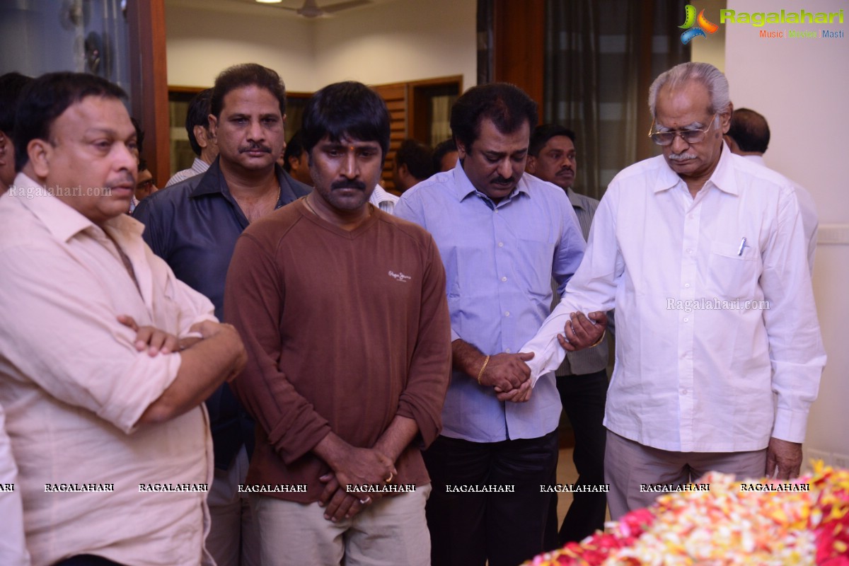 Celebs pay homage to Dr. D. Ramanaidu