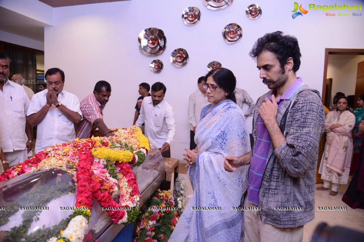 Celebs pay homage to Dr. D. Ramanaidu