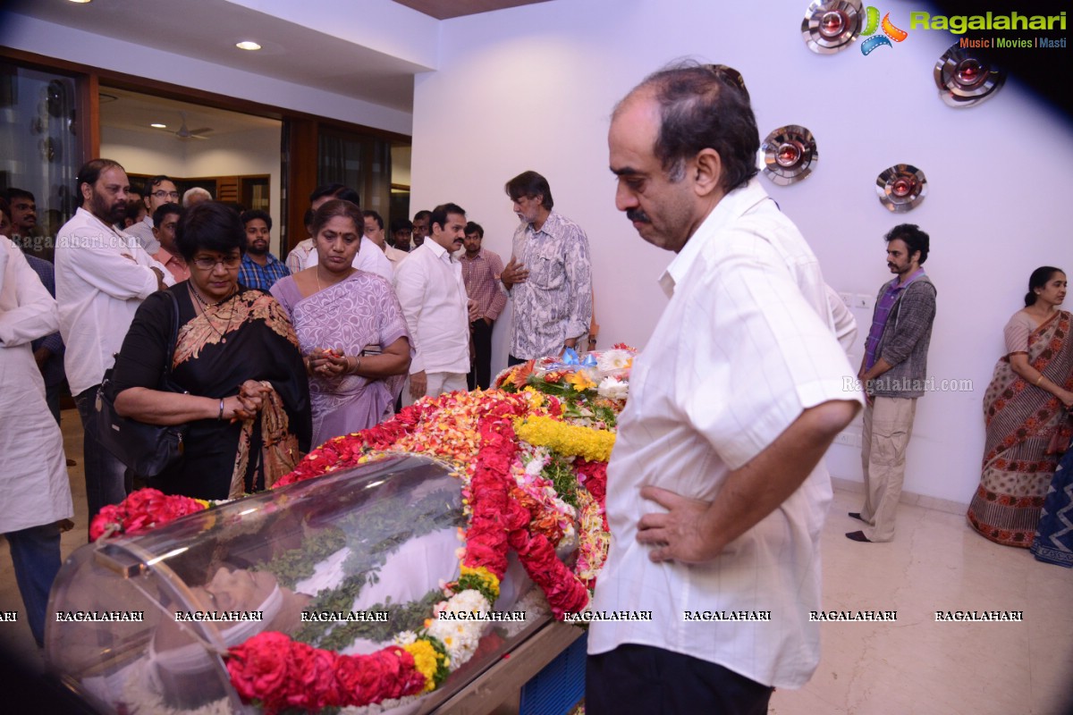 Celebs pay homage to Dr. D. Ramanaidu