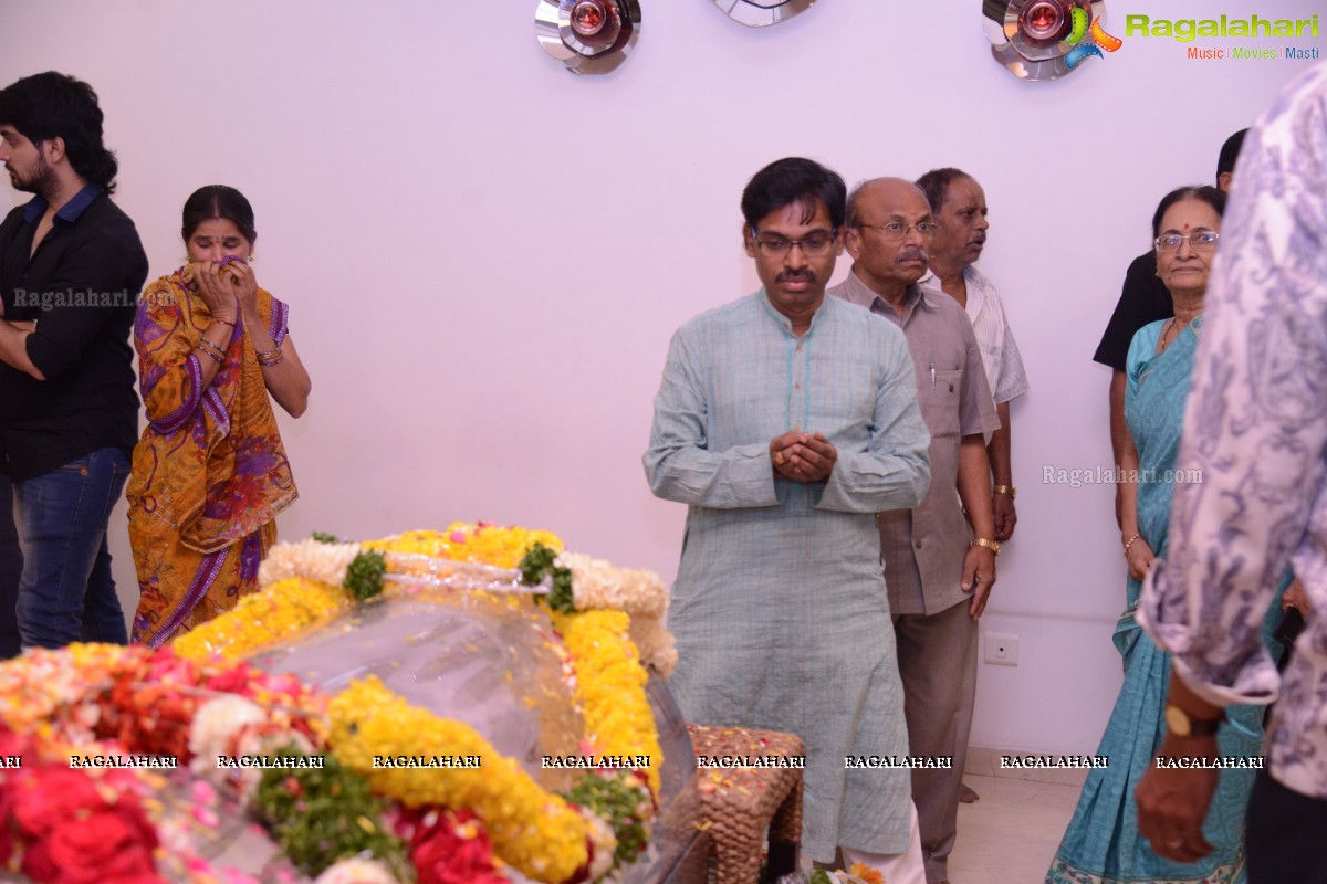 Celebs pay homage to Dr. D. Ramanaidu