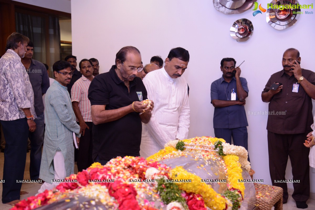 Celebs pay homage to Dr. D. Ramanaidu