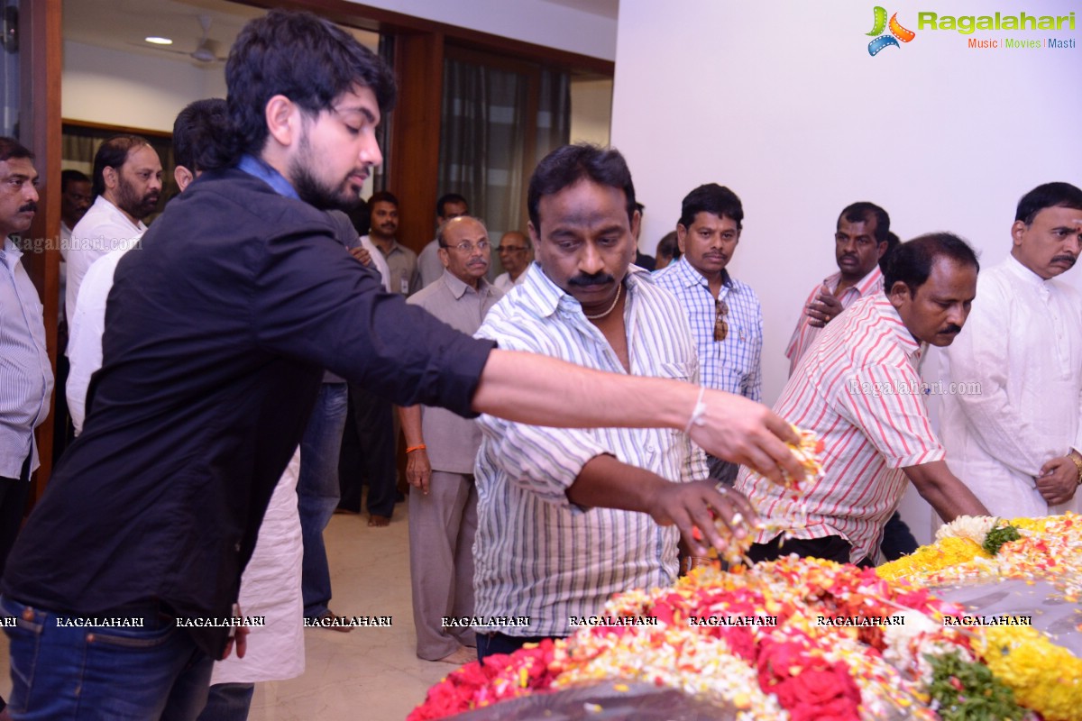 Celebs pay homage to Dr. D. Ramanaidu