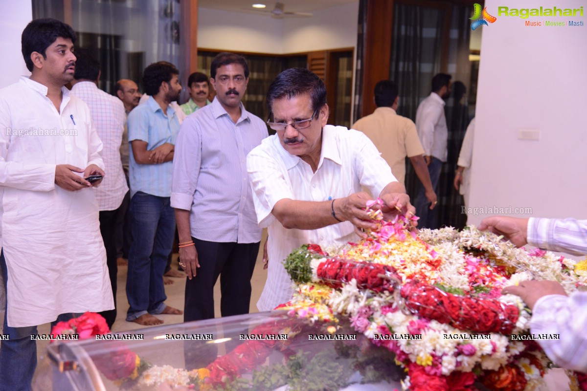 Celebs pay homage to Dr. D. Ramanaidu