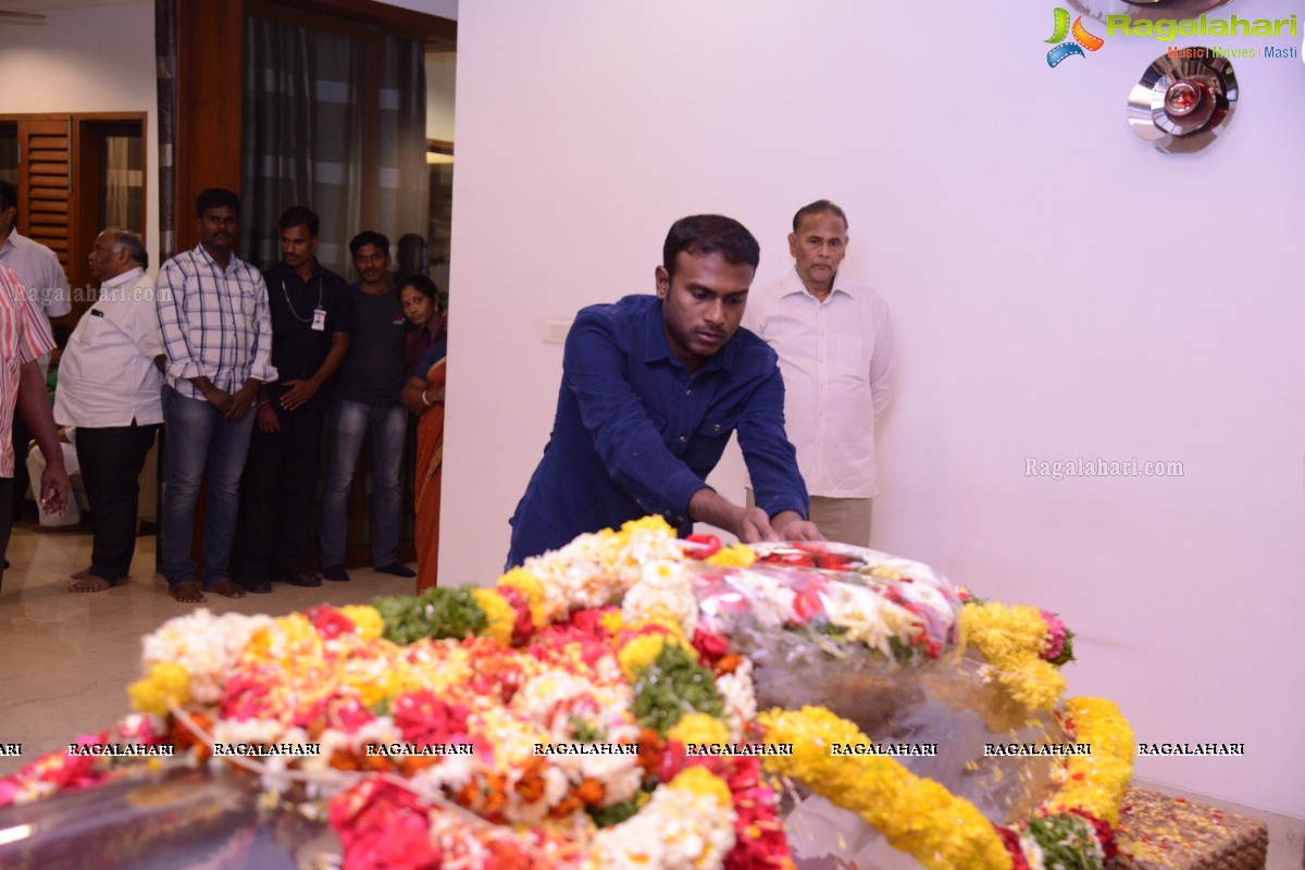 Celebs pay homage to Dr. D. Ramanaidu