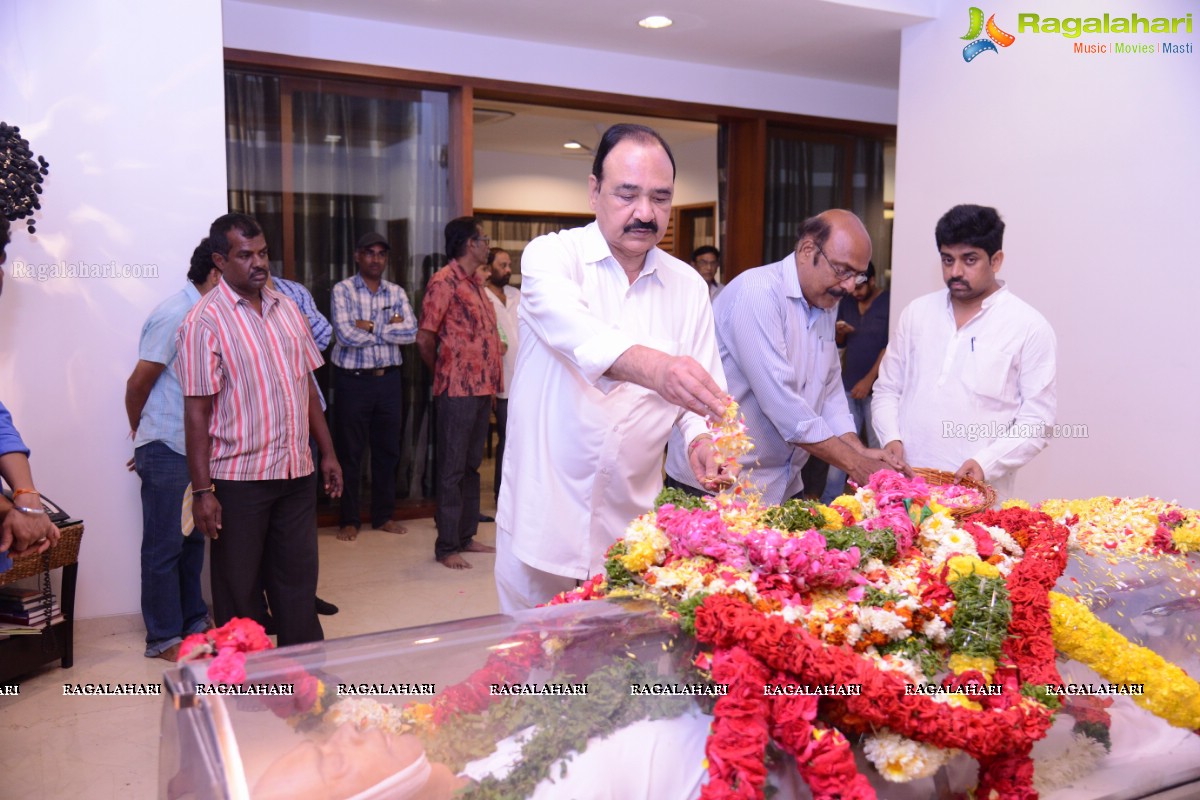 Celebs pay homage to Dr. D. Ramanaidu