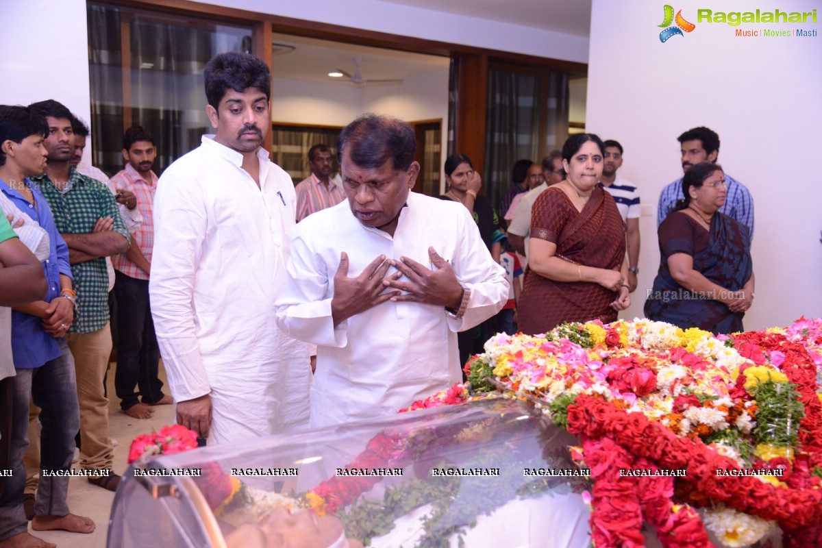 Celebs pay homage to Dr. D. Ramanaidu