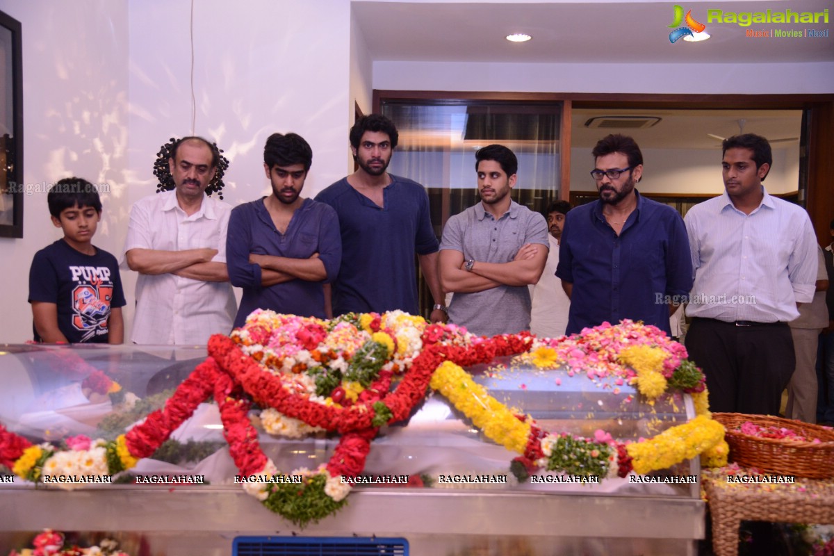 Celebs pay homage to Dr. D. Ramanaidu