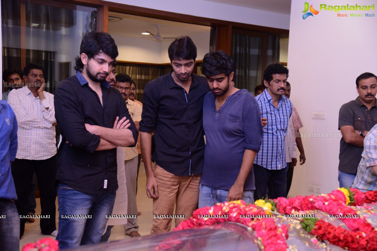 Celebs pay homage to Dr. D. Ramanaidu