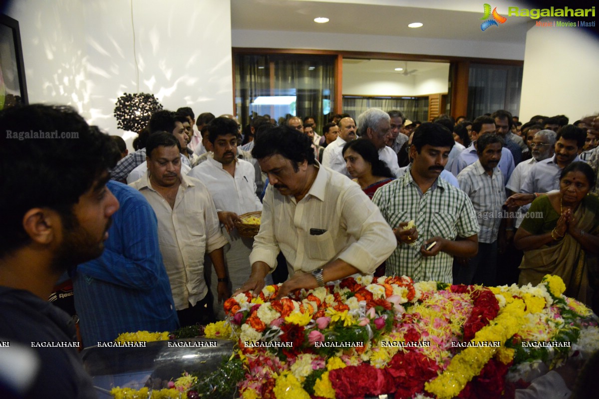 Celebs pay homage to Dr. D. Ramanaidu