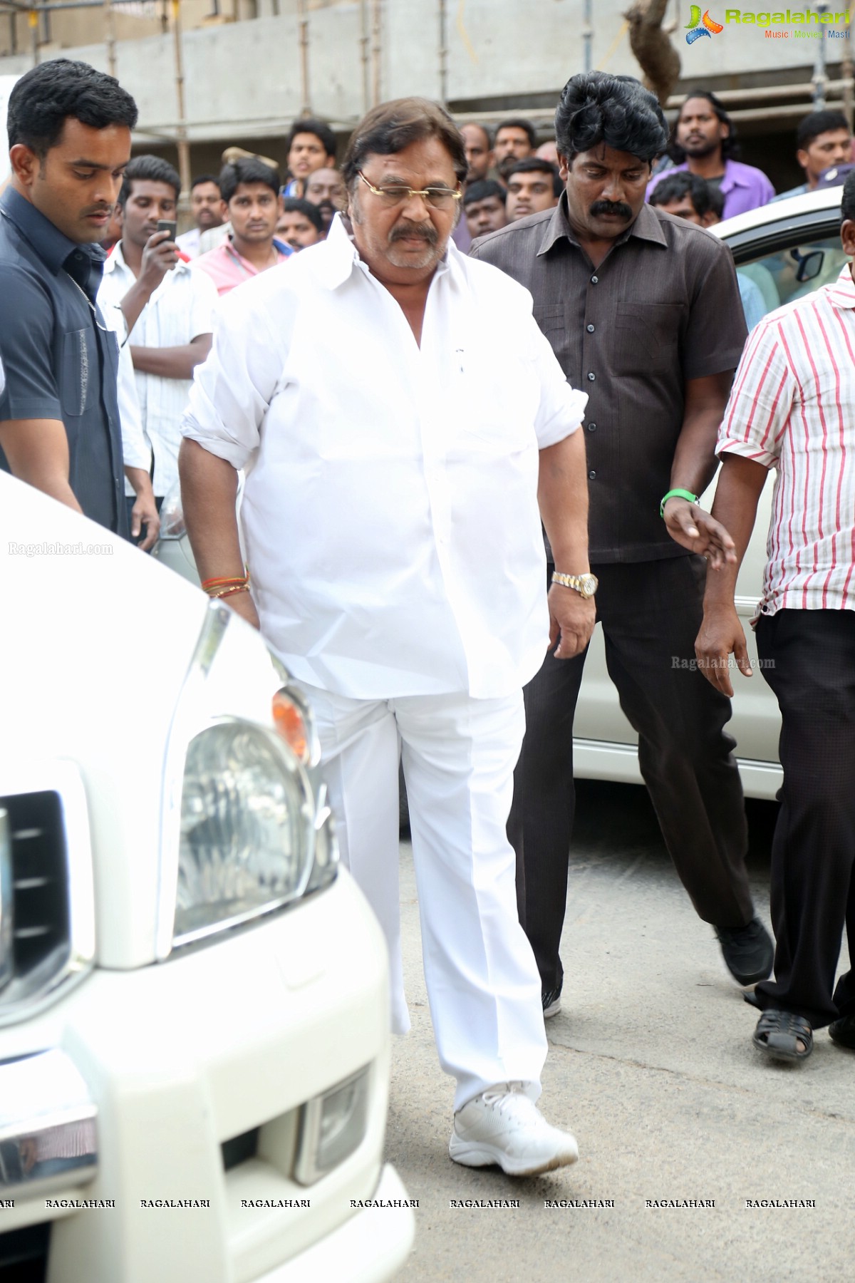 Celebs pay homage to Dr. D. Ramanaidu