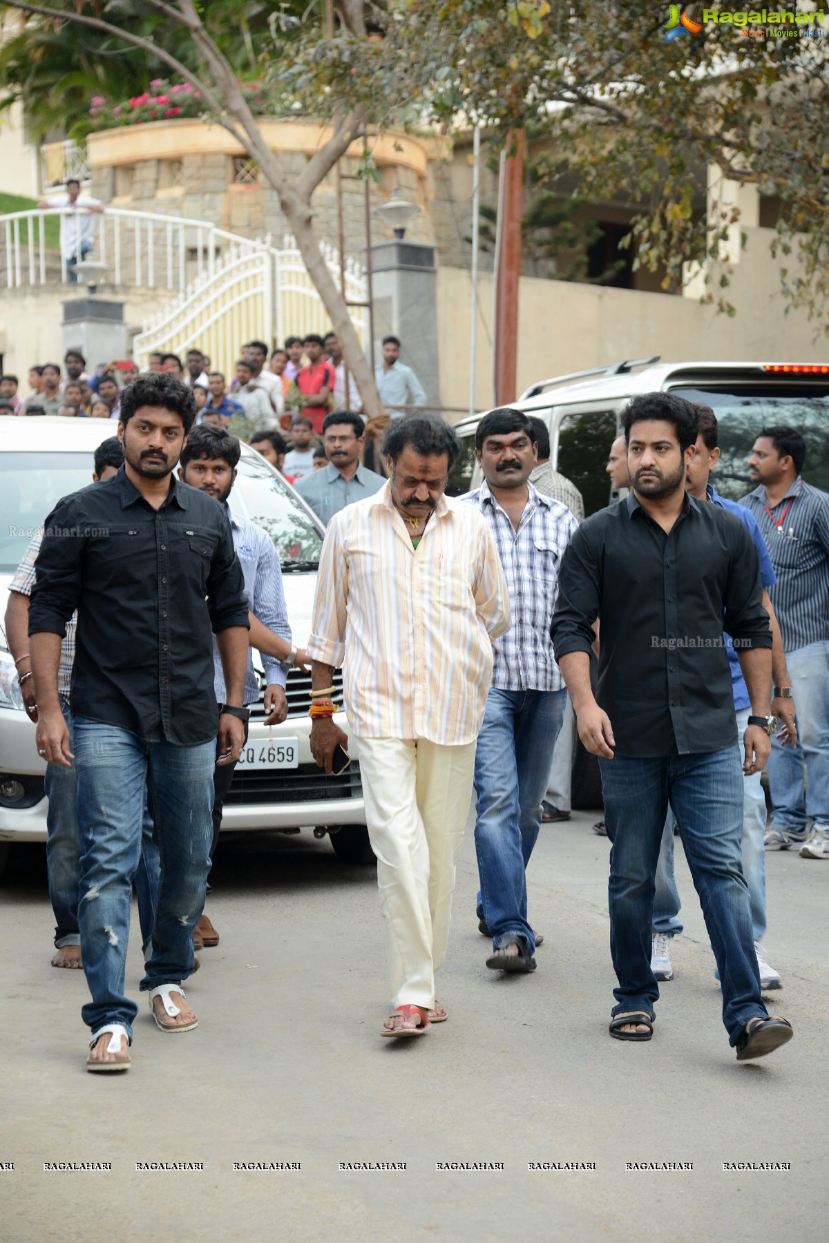 Celebs pay homage to Dr. D. Ramanaidu