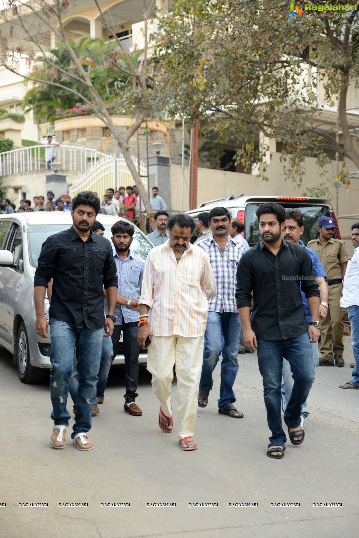 Celebs pay homage to Dr. D. Ramanaidu