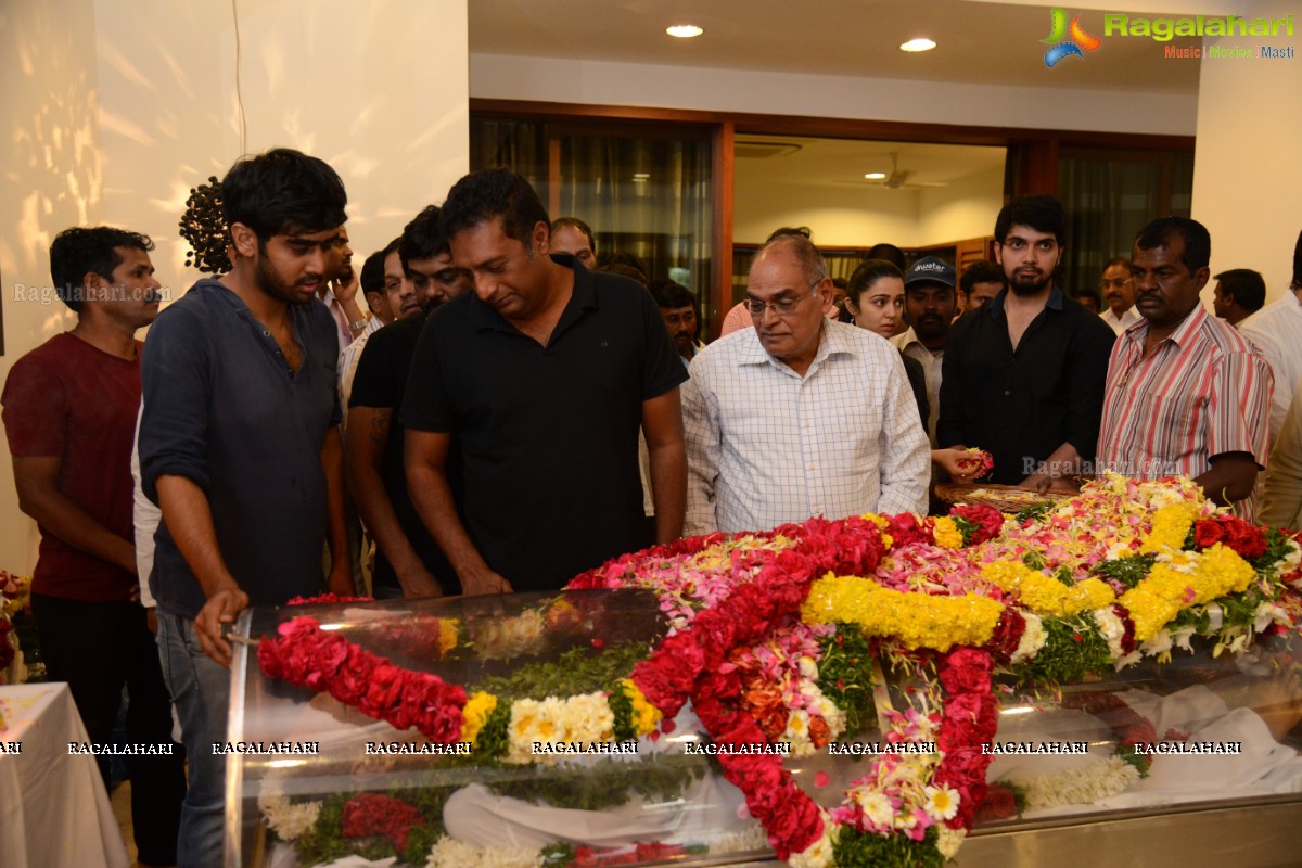 Celebs pay homage to Dr. D. Ramanaidu