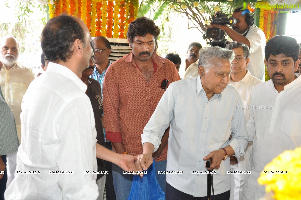 Last Rites of Dr. D. Ramanaidu