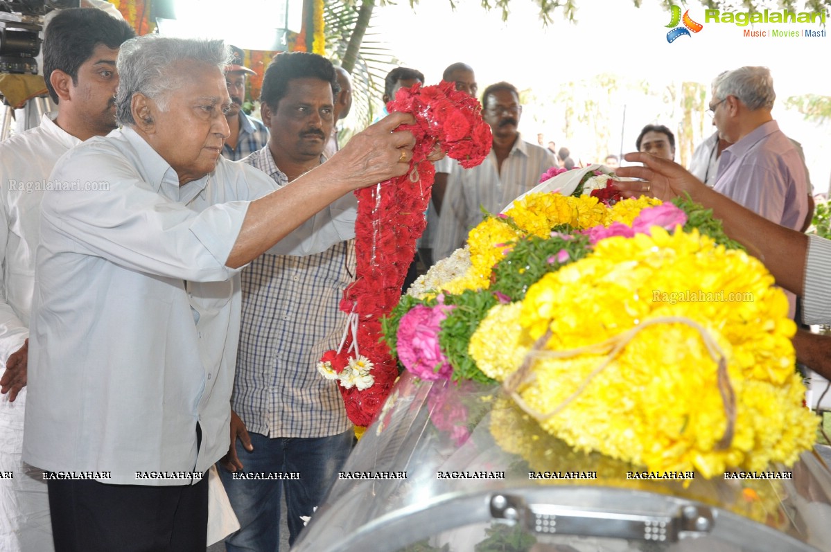 Last Rites of Dr. D. Ramanaidu