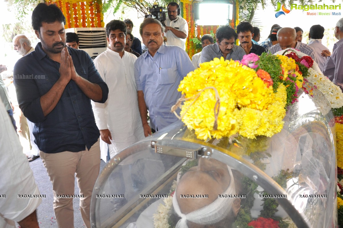 Last Rites of Dr. D. Ramanaidu