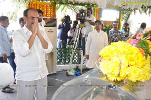 Ramanaidu Last Rites Photos