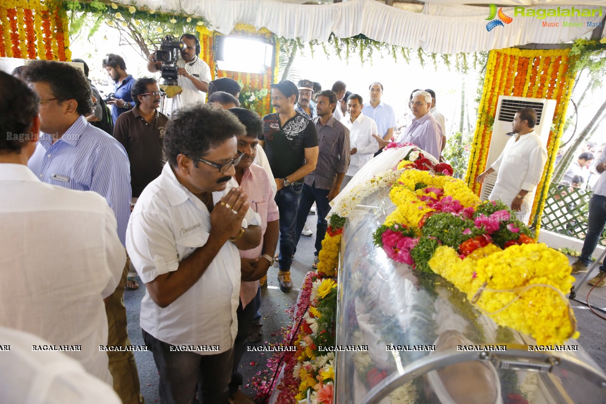 Last Rites of Dr. D. Ramanaidu