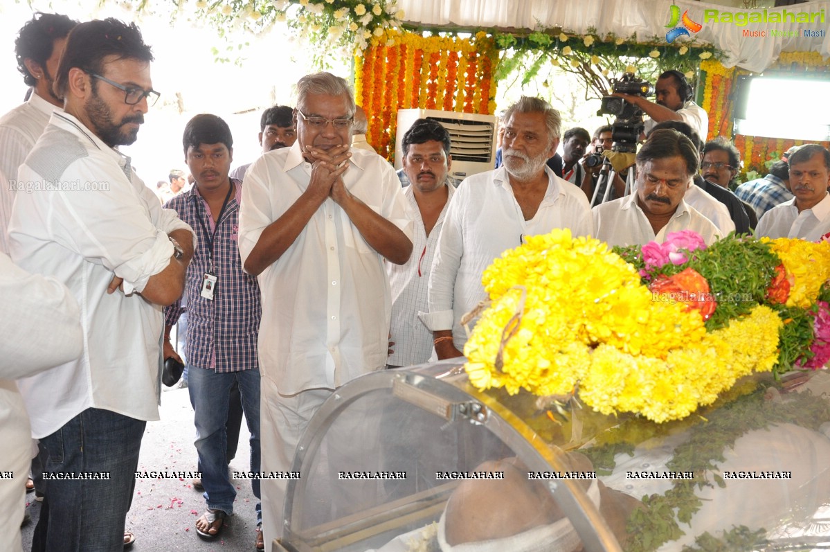 Last Rites of Dr. D. Ramanaidu