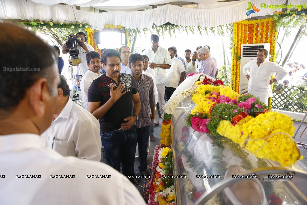 Last Rites of Dr. D. Ramanaidu