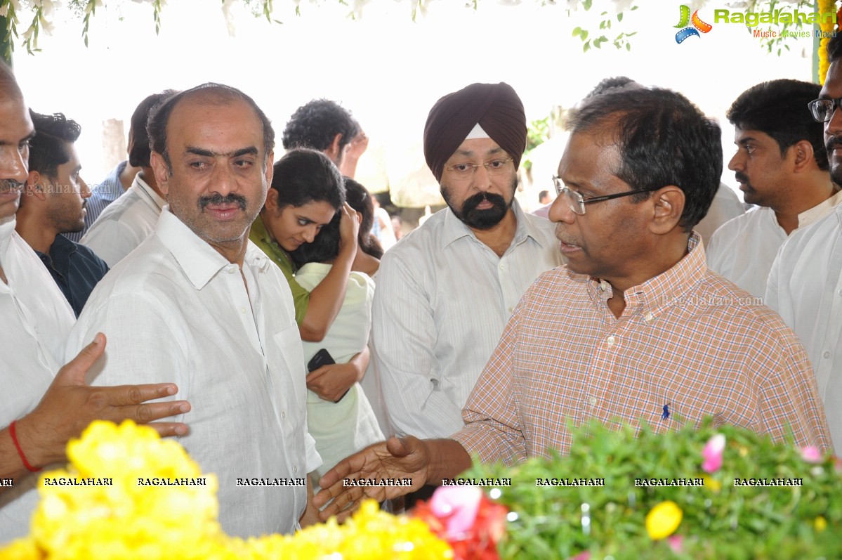 Last Rites of Dr. D. Ramanaidu