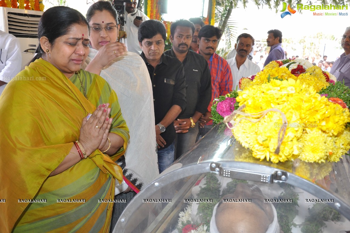 Last Rites of Dr. D. Ramanaidu