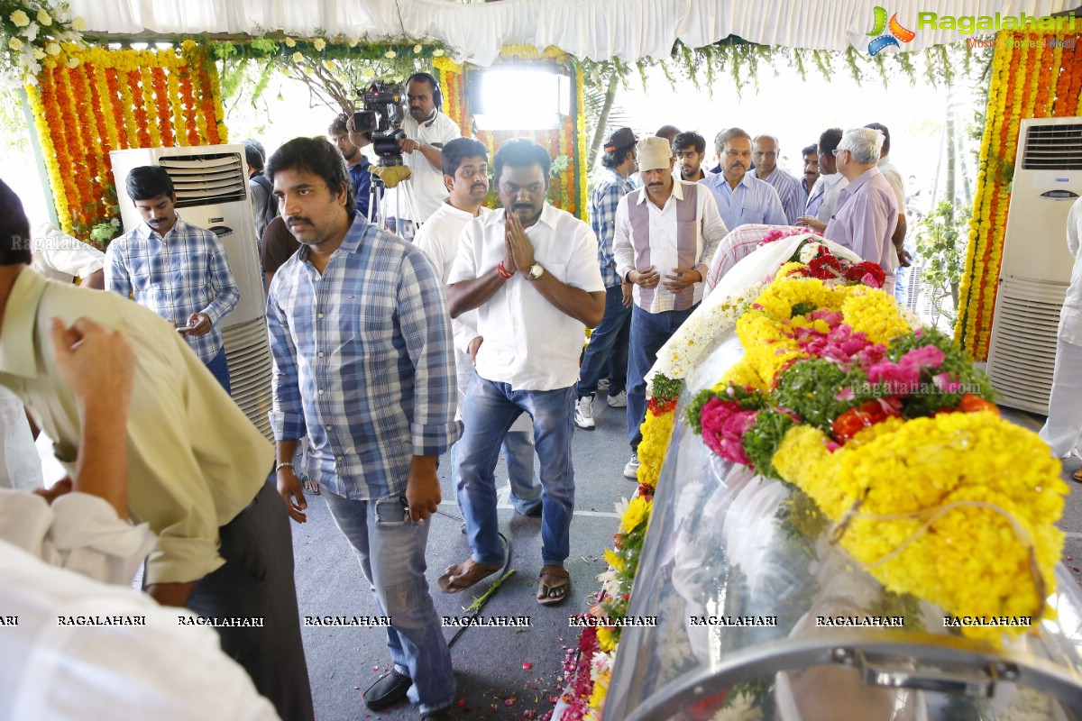 Last Rites of Dr. D. Ramanaidu